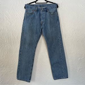 Levi’s 501 Original Fit Button Fly Jeans in Medium Stonewash W 31” x L 30”